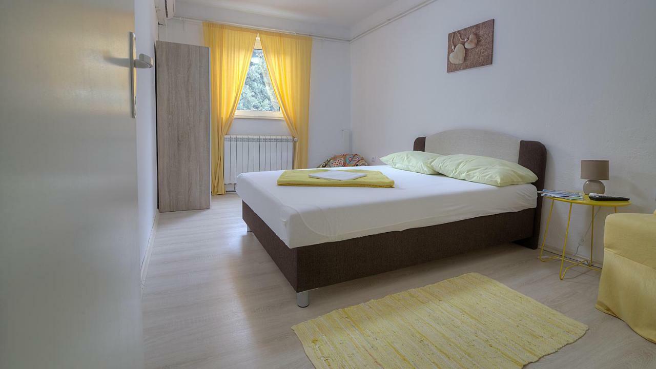Apartments & Rooms Josephine Senj  Εξωτερικό φωτογραφία