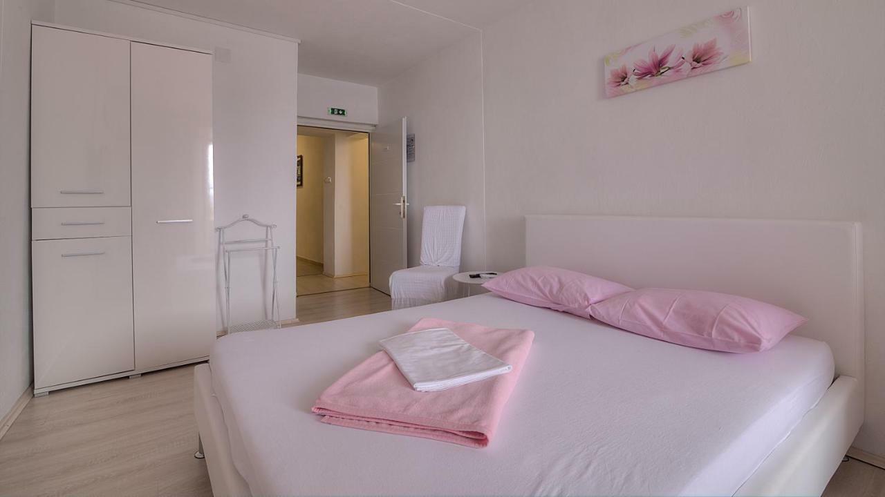 Apartments & Rooms Josephine Senj  Εξωτερικό φωτογραφία