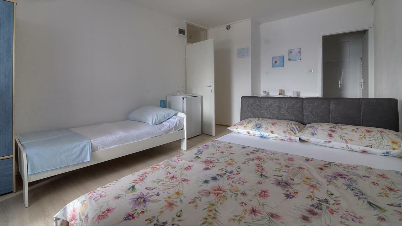 Apartments & Rooms Josephine Senj  Εξωτερικό φωτογραφία